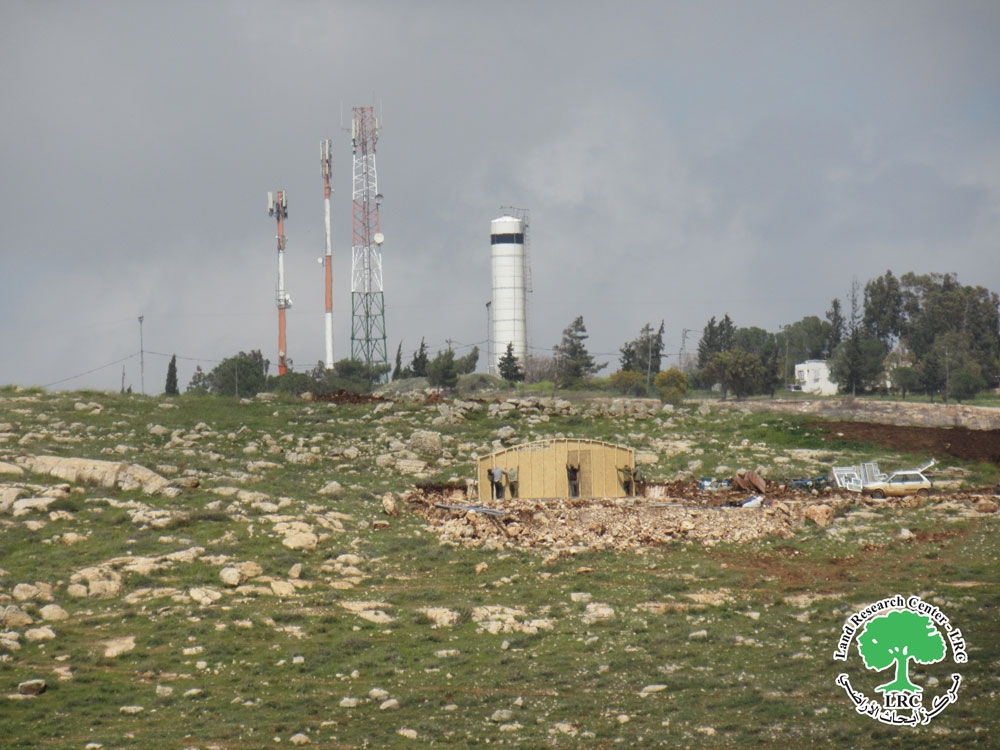 تجريف أرض رعوية وإنشاء بؤرة  استعمارية جديدة عليها  على  أراضي بلدة ديرستيا شمال سلفيت | LRC