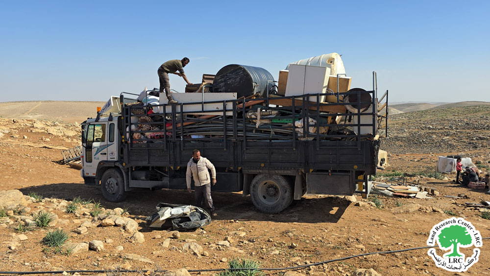إجبار عشرة عائلات بدوية على النزوح  القسري  من خربة ابزيق شمال طوباس | LRC