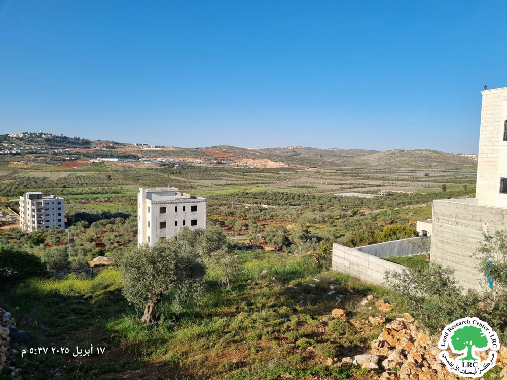 الاستيلاء على أرض زراعية وإنشاء بؤرة رعوية جديدة عليها في بلدة ترمسعيا شمال رام الله | LRC